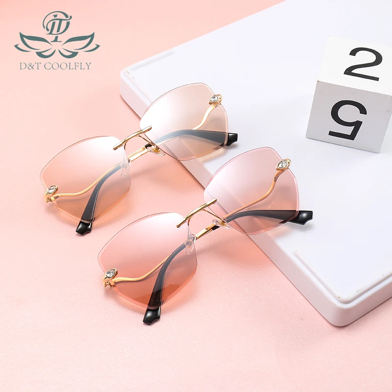 New Fashion Luxury Square Sunglasses Women The Street Tool For Party Photograph Vacation Bead Rimmed High Quality Sunglasses
New Fashion Luxury Square Sunglasses Women The Street Tool For Party Photograph Vacation Bead Rimmed High Quality Sunglasses
