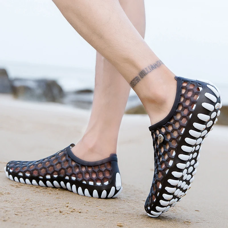 Men Shoes Summer Hollow Slippers Fashion Outdoor Breathable Casual Couple Beach Sandal Flip Flops Shoes Beach Slippers NanX23
Men Shoes Summer Hollow Slippers Fashion Outdoor Breathable Casual Couple Beach Sandal Flip Flops Shoes Beach Slippers NanX23