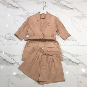 In the summer of 2020 the new classic suit lapel cultivate one's morality short sleeve suit + high waist shorts suit
In the summer of 2020 the new classic suit lapel cultivate one's morality short sleeve suit + high waist shorts suit