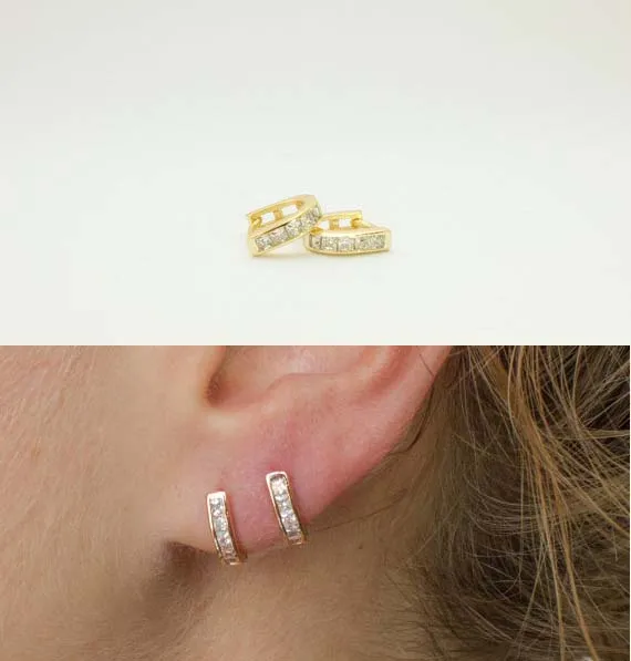 genuine 925 sterling silver baguette cubic zirconia 8-10mm mini girl vermeil minimal silver Huggie cz earring
genuine 925 sterling silver baguette cubic zirconia 8-10mm mini girl vermeil minimal silver Huggie cz earring