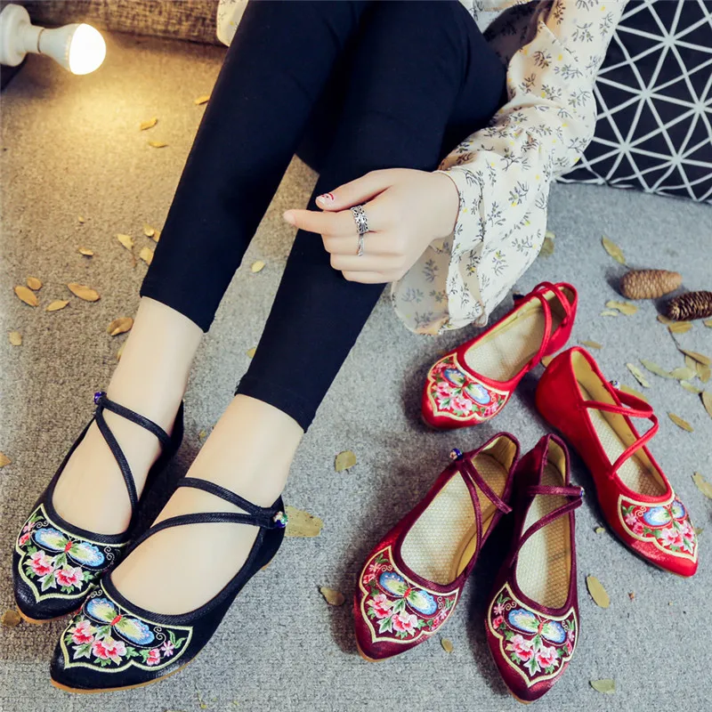 Cute Buckle Women Flannel Cotton Fabric Ballet Flats Pointed Toe Elegant Ladies Comfort Butterfly Floral Embroidered Shoes
Cute Buckle Women Flannel Cotton Fabric Ballet Flats Pointed Toe Elegant Ladies Comfort Butterfly Floral Embroidered Shoes