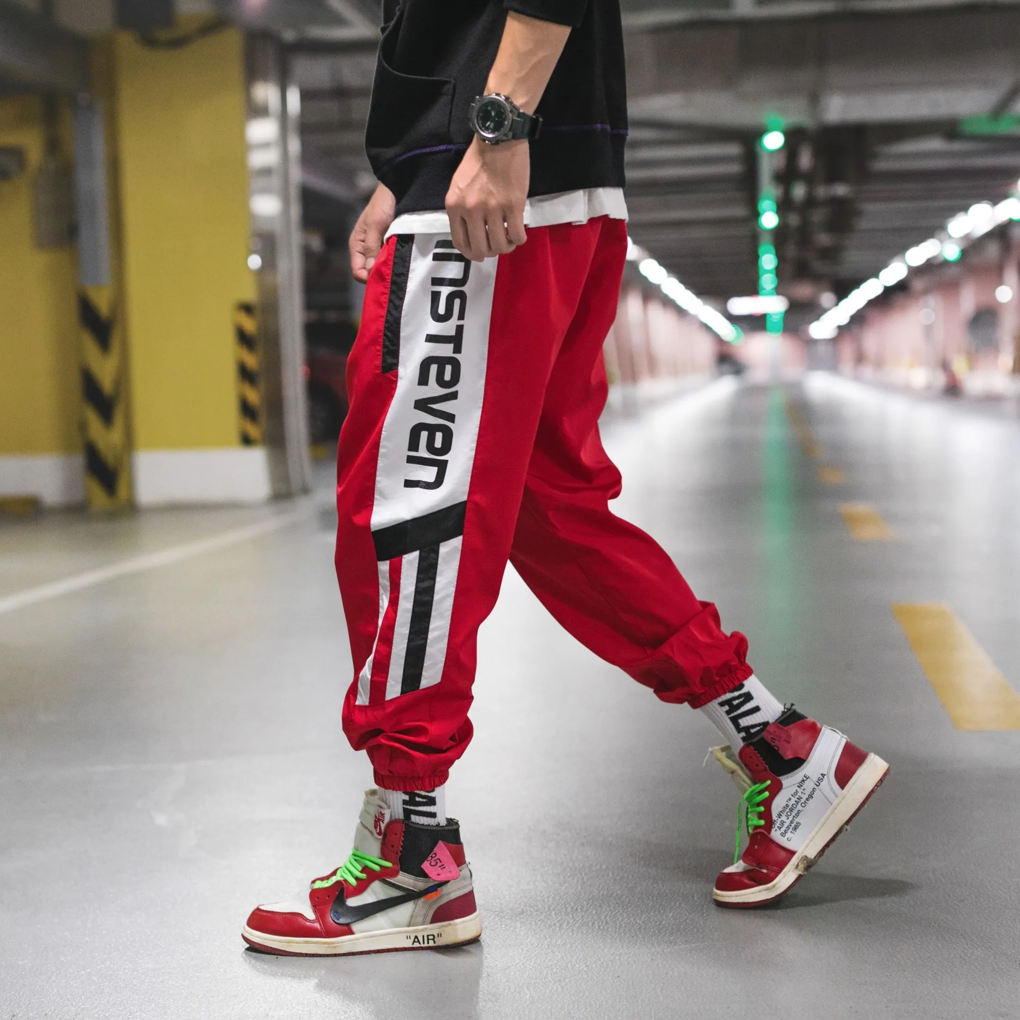 MYAZHOU INS Super Fire Pants Men's Tide Brand Hip Hop Loose Street Dance Europe and The United States Street Sports Beam Pants
MYAZHOU INS Super Fire Pants Men's Tide Brand Hip Hop Loose Street Dance Europe and The United States Street Sports Beam Pants