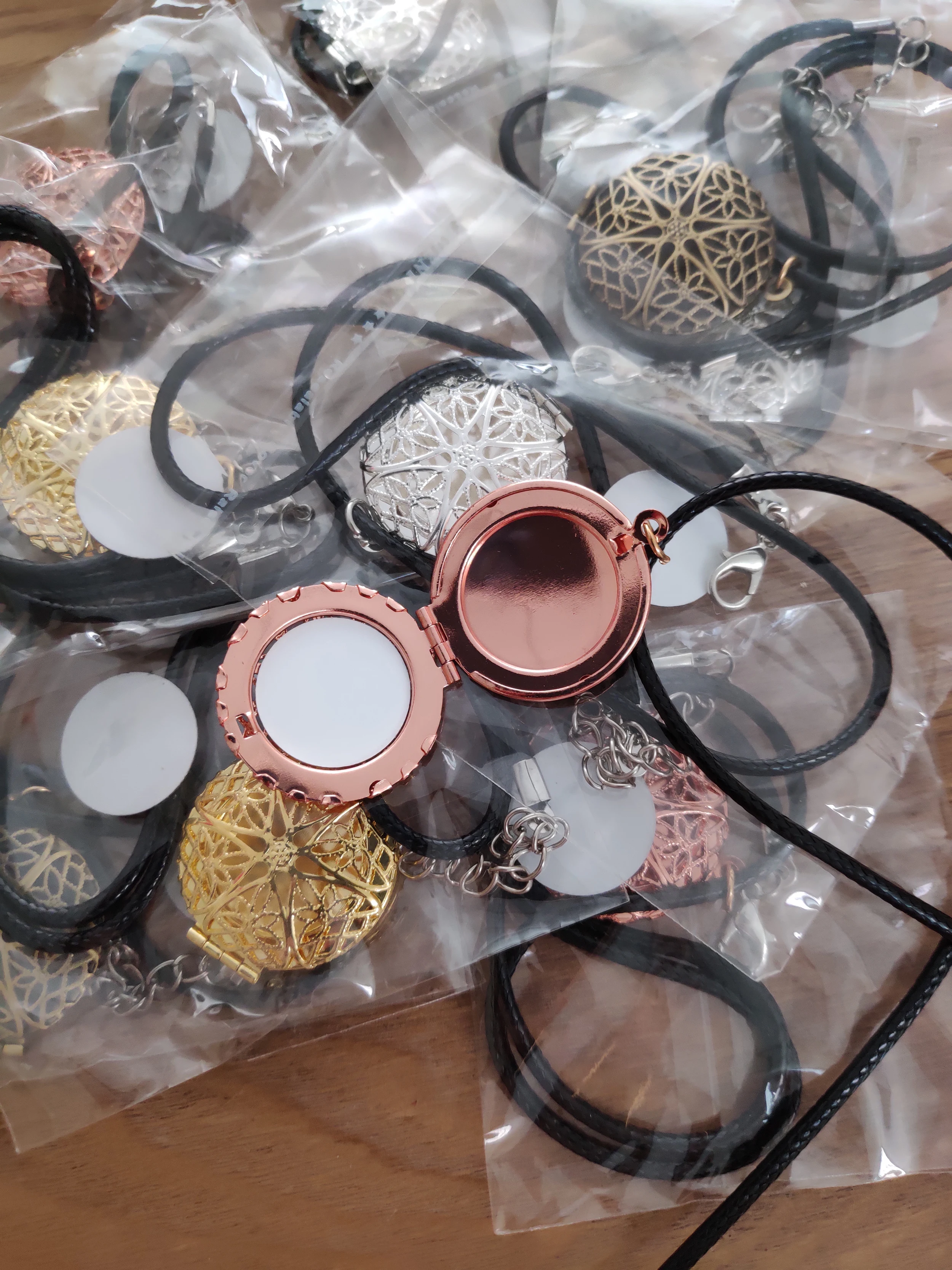 10pcs/lot Blank Metal Necklace Pendant for Sublimation INk Transfer Printing Heat Press DIY Gifts Print
10pcs/lot Blank Metal Necklace Pendant for Sublimation INk Transfer Printing Heat Press DIY Gifts Print
