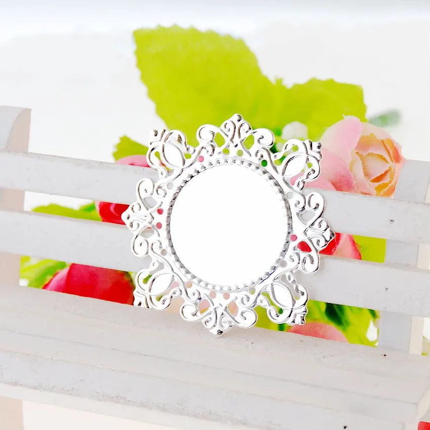 Free shipping Retail 5pcs Metal Filigree Cabochon Settings Wraps Connectors Gift Decoration DIY Findings 4.3x4.3cm
Free shipping Retail 5pcs Metal Filigree Cabochon Settings Wraps Connectors Gift Decoration DIY Findings 4.3x4.3cm