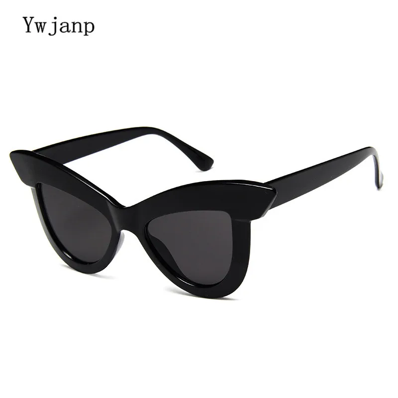 Ywjanp Vintage Cat eye Sunglasses Women Eyewear Brand Designer Retro Sunglass Female Oculos de sol UV400 Black Sun glasses
Ywjanp Vintage Cat eye Sunglasses Women Eyewear Brand Designer Retro Sunglass Female Oculos de sol UV400 Black Sun glasses