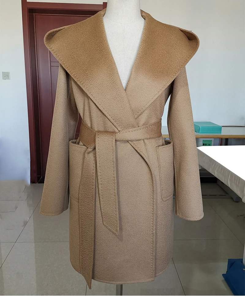 2019 spring winter women's fashion casual long design water ripple surface woolen overcoat with hooded
2019 spring winter women's fashion casual long design water ripple surface woolen overcoat with hooded