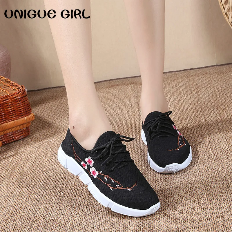 New Woman Manual Embroider Peach Blossom Shoes Female Spring & Autumn Casual Shoes Comfortable Non-slip Embroidered Cloth Shoes
New Woman Manual Embroider Peach Blossom Shoes Female Spring & Autumn Casual Shoes Comfortable Non-slip Embroidered Cloth Shoes