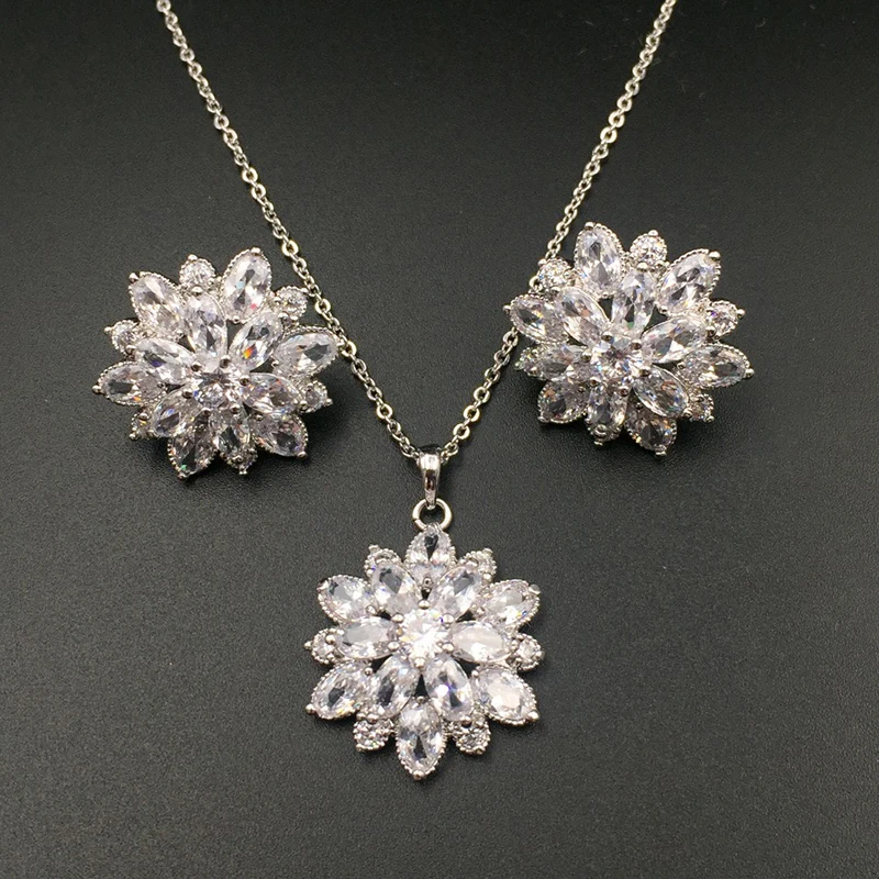 Jewelry Sets HADIYANA New Fashion Romantic Flower Trendy Luxury Gorgeous Charming Elegant Cubic Zirconia CN444 Conjunto de joyas
Jewelry Sets HADIYANA New Fashion Romantic Flower Trendy Luxury Gorgeous Charming Elegant Cubic Zirconia CN444 Conjunto de joyas