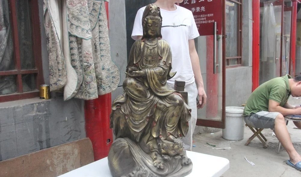 Tibetan Bronze Sit Hill Free Avalokitesvara Kwan-Yin GuanYin Bodhisattva Statue
Tibetan Bronze Sit Hill Free Avalokitesvara Kwan-Yin GuanYin Bodhisattva Statue