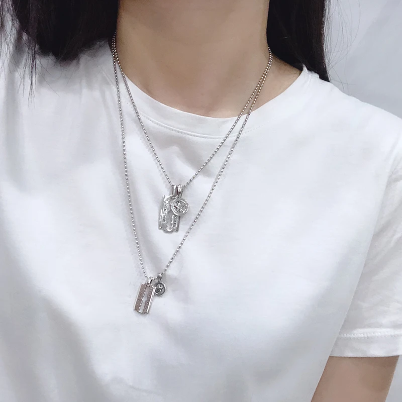 925 Sterling Silver Shaving Blade Individual Chain Necklace Antique Silver Round Pentagram Pendant Necklace Long Short Necklace
925 Sterling Silver Shaving Blade Individual Chain Necklace Antique Silver Round Pentagram Pendant Necklace Long Short Necklace