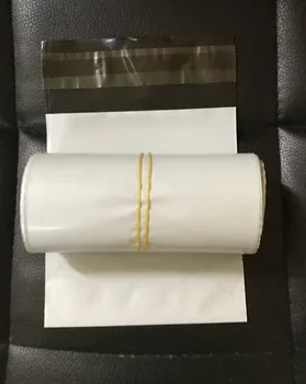 New 11*11+4cm small White Poly Mailer Mailing Packing Pocket Express Courier Pouch Storage Envelope Plastic Mailers Pack Bag
New 11*11+4cm small White Poly Mailer Mailing Packing Pocket Express Courier Pouch Storage Envelope Plastic Mailers Pack Bag