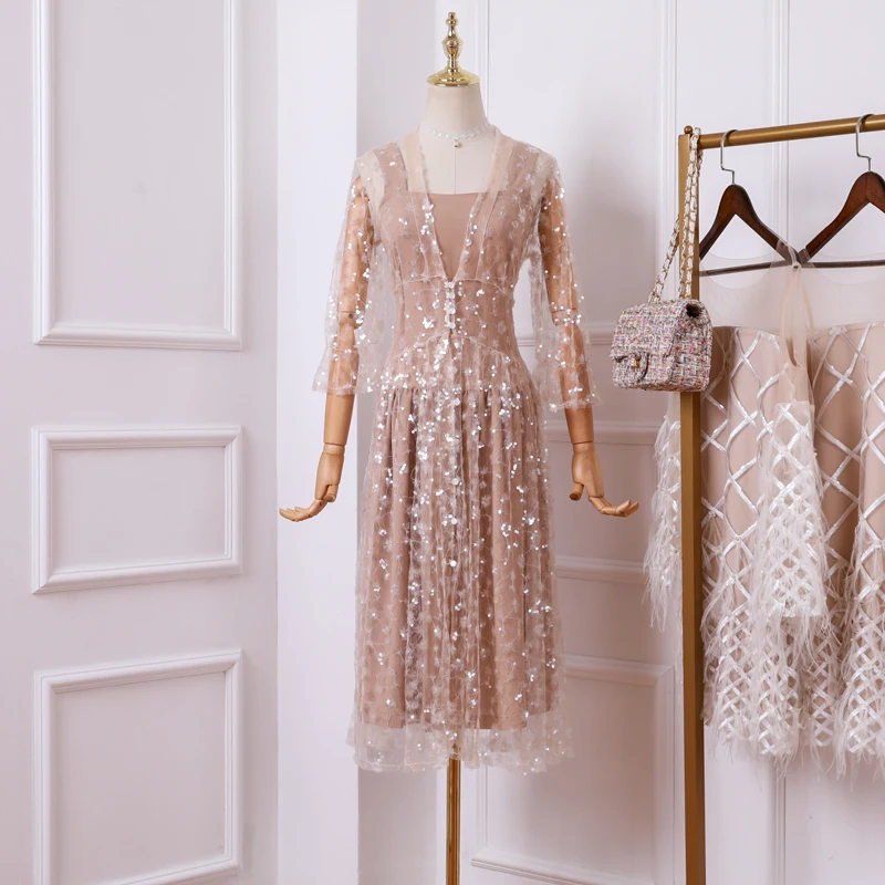 Sequins summer 2019 new slim V-neck waist fairy long section mesh dress two-piece
Sequins summer 2019 new slim V-neck waist fairy long section mesh dress two-piece
