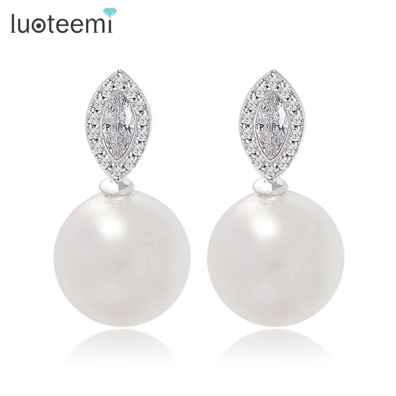 LUOTEEMI Wholesale Free Shipping Gift Pure Hand Simulated Pearl Earrings Elegant Jewelry for Women Party Wedding
LUOTEEMI Wholesale Free Shipping Gift Pure Hand Simulated Pearl Earrings Elegant Jewelry for Women Party Wedding