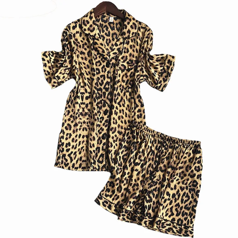2Pcs Women Pajama Set Sexy Leopard Print Summer New Ladies Sleepwear Silk Satin Turn down Collar V-Neck Thin Soft Loose Homewear
2Pcs Women Pajama Set Sexy Leopard Print Summer New Ladies Sleepwear Silk Satin Turn down Collar V-Neck Thin Soft Loose Homewear