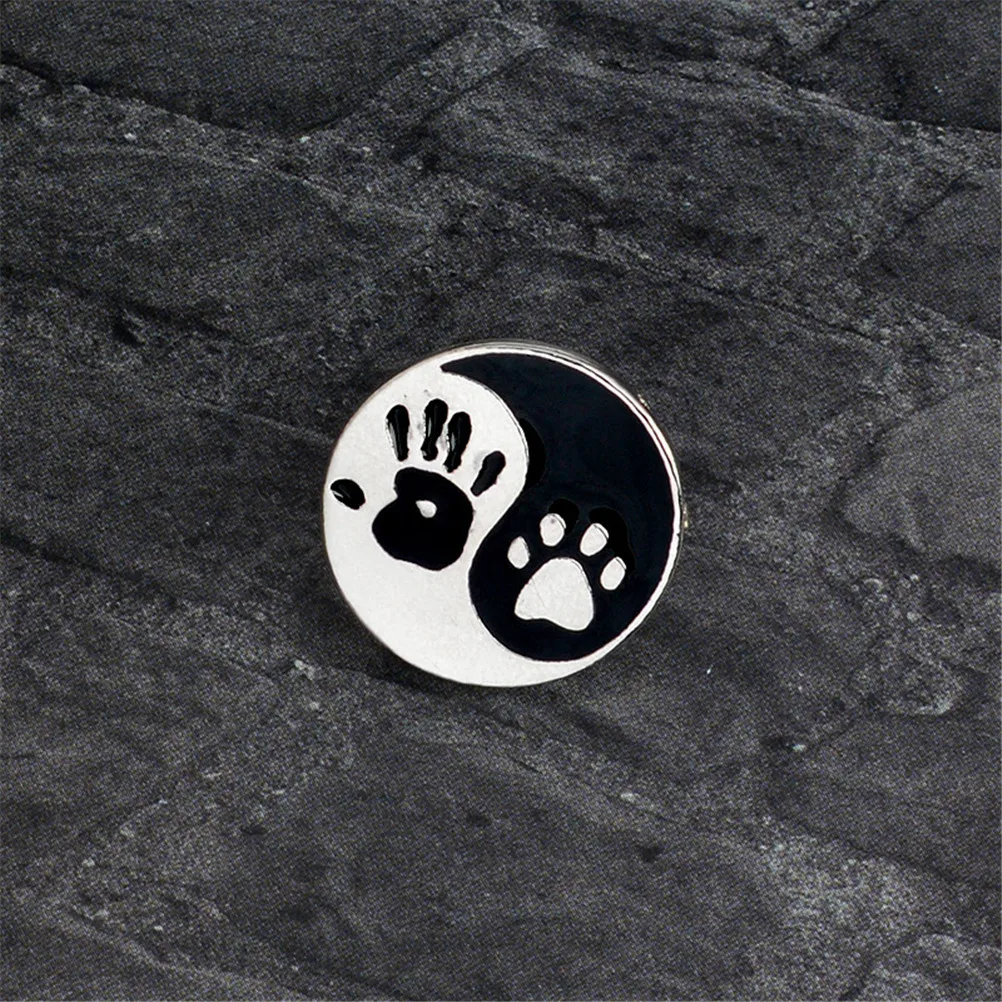 Chinese Taoism Eight Diagrams Yin Yang Dog Pin Tai Chi Handprint Paw Print Brooches Vintage Animal Badge Jewelry
Chinese Taoism Eight Diagrams Yin Yang Dog Pin Tai Chi Handprint Paw Print Brooches Vintage Animal Badge Jewelry
