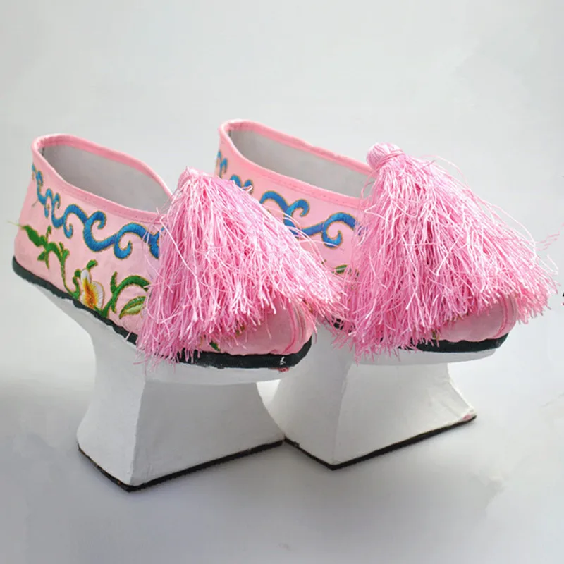 ancient embroidered shoes for women chinese embroidered shoes chinese qing dynasty princess shoes opera shoes
ancient embroidered shoes for women chinese embroidered shoes chinese qing dynasty princess shoes opera shoes