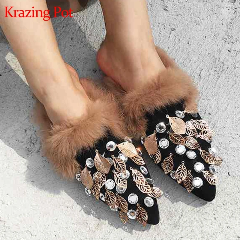 Krazing Pot sheep suede rabbit fur low heel pointed toe outside slippers oriental metal decoration bling luxury mules women l25
Krazing Pot sheep suede rabbit fur low heel pointed toe outside slippers oriental metal decoration bling luxury mules women l25