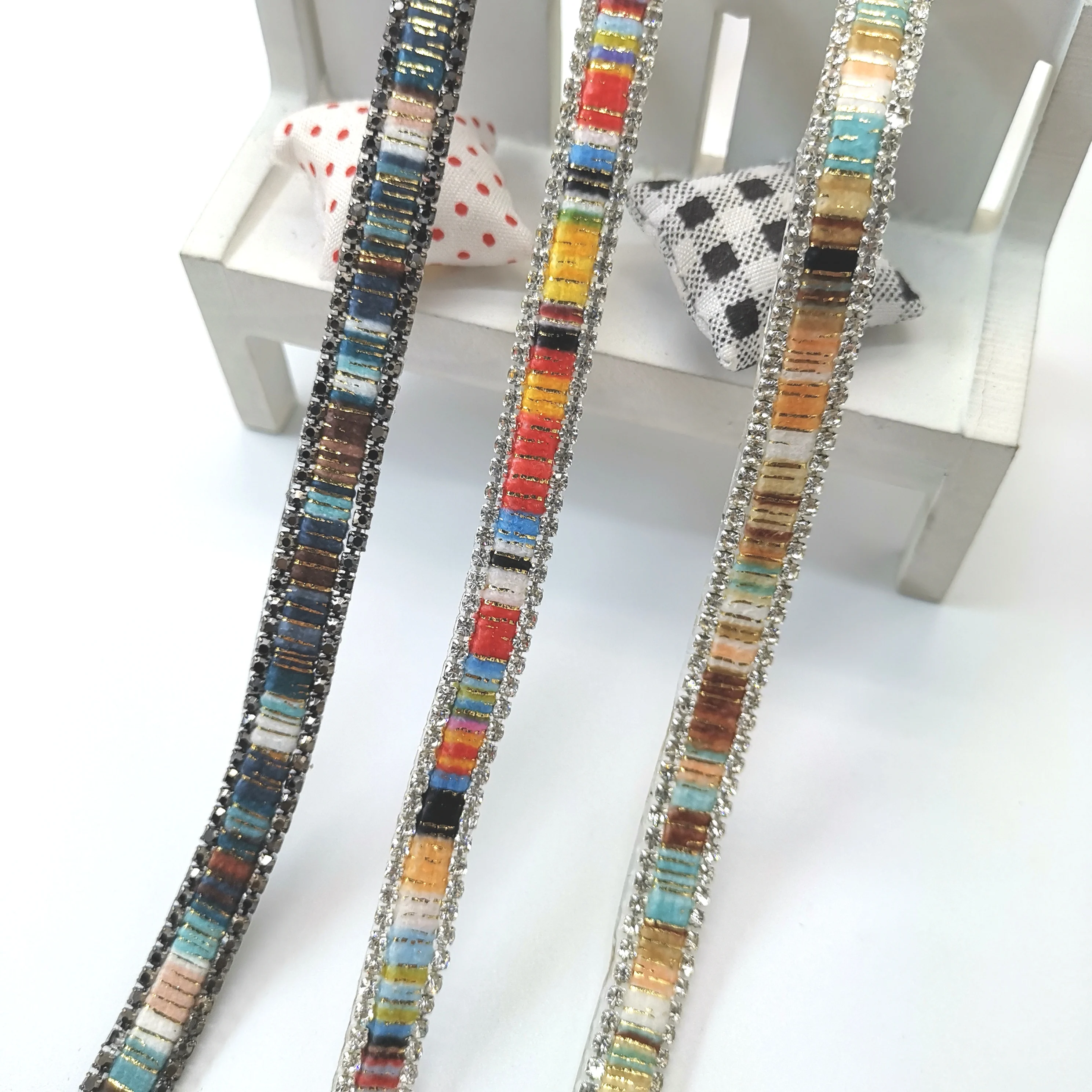 20cm length Sewing Trim Crystal Motif Strass Hot Fix Rhinestone Tape Ribbon With Rhinestones Iron On Appliques For jeans
20cm length Sewing Trim Crystal Motif Strass Hot Fix Rhinestone Tape Ribbon With Rhinestones Iron On Appliques For jeans