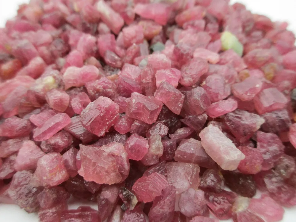 Natural Rubellite Rough red Tourmaline Quartz Crystal Freedom Specimens Wholesale natural stones and minerals tank stone
Natural Rubellite Rough red Tourmaline Quartz Crystal Freedom Specimens Wholesale natural stones and minerals tank stone