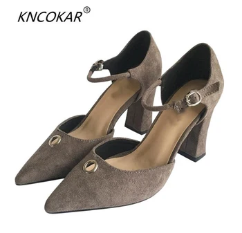 KNCOKAR Solid color high heeled shoes with high heels and a word button 2018 summer women's high heel
KNCOKAR Solid color high heeled shoes with high heels and a word button 2018 summer women's high heel