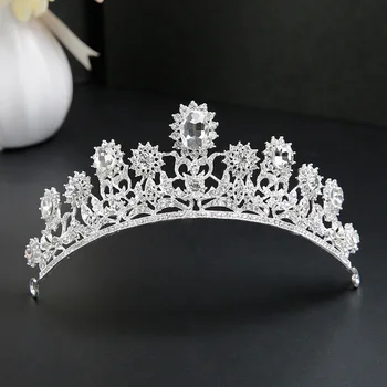 Korean high-end luxury rhinestone crystal handmade bridal tiara princess crown wedding hair accessories hair decoration
Korean high-end luxury rhinestone crystal handmade bridal tiara princess crown wedding hair accessories hair decoration