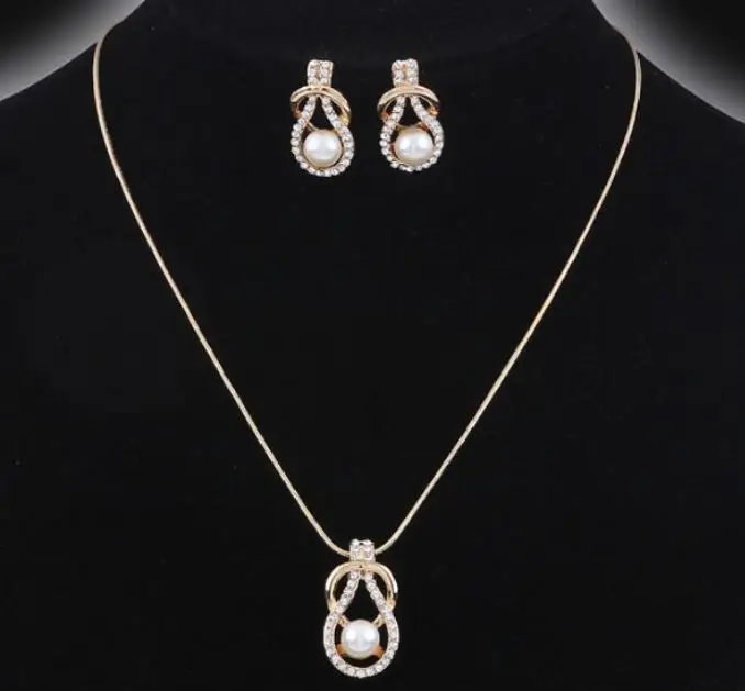 2015 Elegant Charm Plated Wedding Bridal Rhinestone Crystal Necklace Earring Jewelry Set
2015 Elegant Charm Plated Wedding Bridal Rhinestone Crystal Necklace Earring Jewelry Set