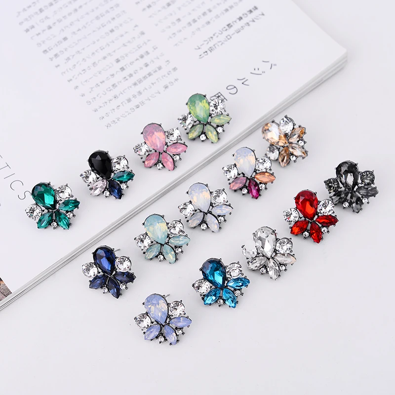 LUBOV Pretty Colorful Crystal Stone Stud Earrings Big Rhinestone Inlaid Women Piercing Earrings Christmas Gift Party Jewelry
LUBOV Pretty Colorful Crystal Stone Stud Earrings Big Rhinestone Inlaid Women Piercing Earrings Christmas Gift Party Jewelry