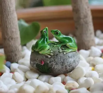 Terrace fleshy flowerpot micro landscape creative little frog Gardening potted orna garden potted crafts sculpture statues Home
Terrace fleshy flowerpot micro landscape creative little frog Gardening potted orna garden potted crafts sculpture statues Home