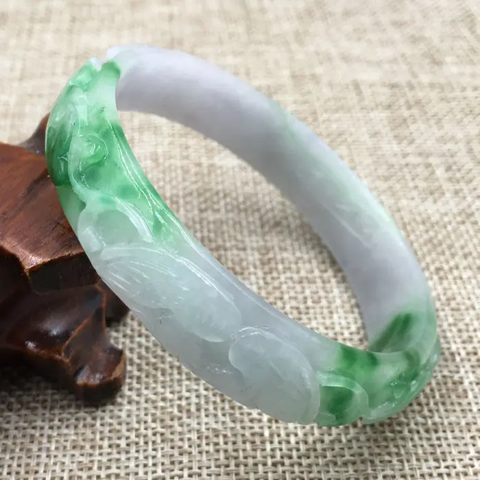 A-322 Beautiful Hand-carved Emerald Green Jadeite Jade Gems Bracelet Bangle 59mm
A-322 Beautiful Hand-carved Emerald Green Jadeite Jade Gems Bracelet Bangle 59mm