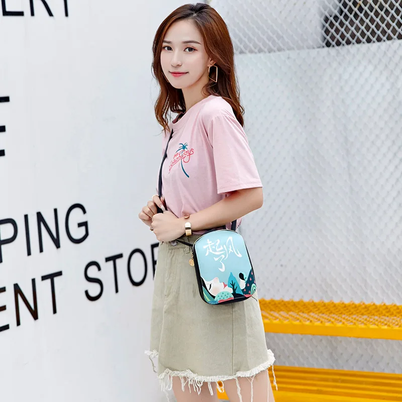 Female bag 2019 new mini vibrating network red personality small bag mobile phone shoulder bag PU leather Messenger bag
Female bag 2019 new mini vibrating network red personality small bag mobile phone shoulder bag PU leather Messenger bag