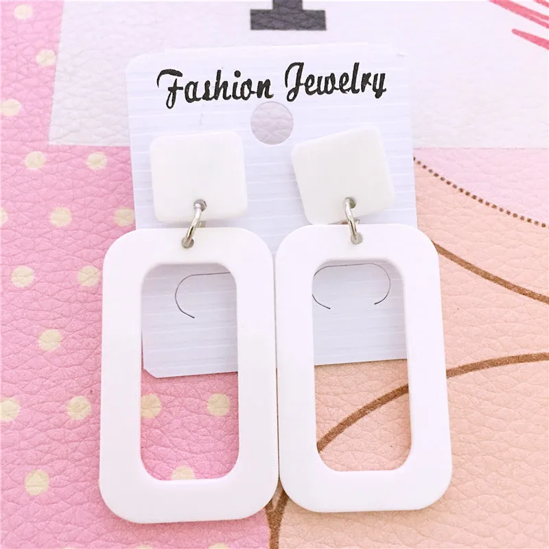 2019 New Simple Square Stud Earrings Geometric Personality Female Retro Fresh Earrings Fashion Women Jewelry
2019 New Simple Square Stud Earrings Geometric Personality Female Retro Fresh Earrings Fashion Women Jewelry