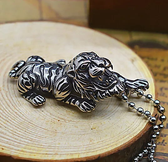 titanium Tiger Pendant male male necklace jewelry wholesale price Europe and the United States new fashion 10
titanium Tiger Pendant male male necklace jewelry wholesale price Europe and the United States new fashion 10