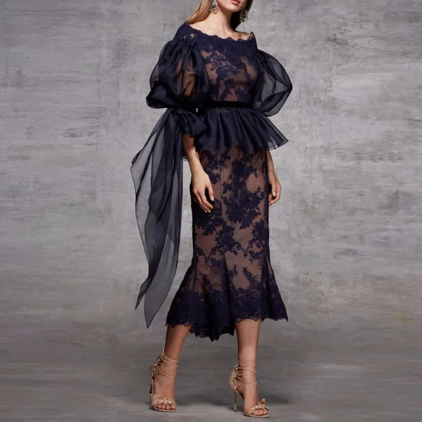 abiye gece elbisesi Navy Blue Evening Dresses Mermaid Peplum Lace Elegant Evening Dress Sheer Sleeves Appliques abendkleider
abiye gece elbisesi Navy Blue Evening Dresses Mermaid Peplum Lace Elegant Evening Dress Sheer Sleeves Appliques abendkleider
