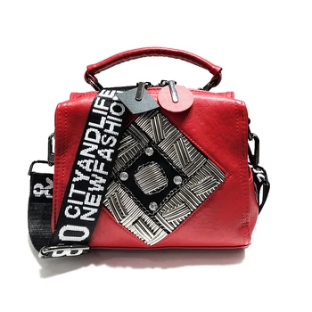 Mini-pack 2018 fashion new tidal personality drilling lady hand bag single-shoulder bag oblique cross inlay diamond bag
Mini-pack 2018 fashion new tidal personality drilling lady hand bag single-shoulder bag oblique cross inlay diamond bag