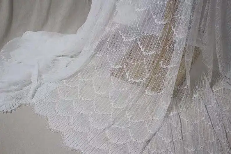 Off White/Black Chantilly French Lace Wave Pattern Bridal Retro Wedding Lace Fabric With Eyelash Scalloped Borders Full Dress
Off White/Black Chantilly French Lace Wave Pattern Bridal Retro Wedding Lace Fabric With Eyelash Scalloped Borders Full Dress