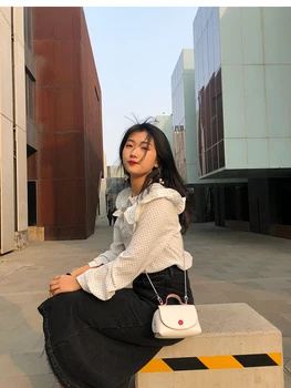 Bag for women 2020 summer new wave Korean version of the wild Messenger bag chain net red fashion shoulder bag
Bag for women 2020 summer new wave Korean version of the wild Messenger bag chain net red fashion shoulder bag