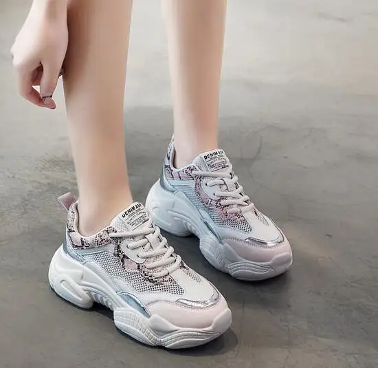 2019 Spring New Women Casual Shoes Mesh Comfortable breathable Platform Woman Sneakers Ladies Trainers chaussure
2019 Spring New Women Casual Shoes Mesh Comfortable breathable Platform Woman Sneakers Ladies Trainers chaussure