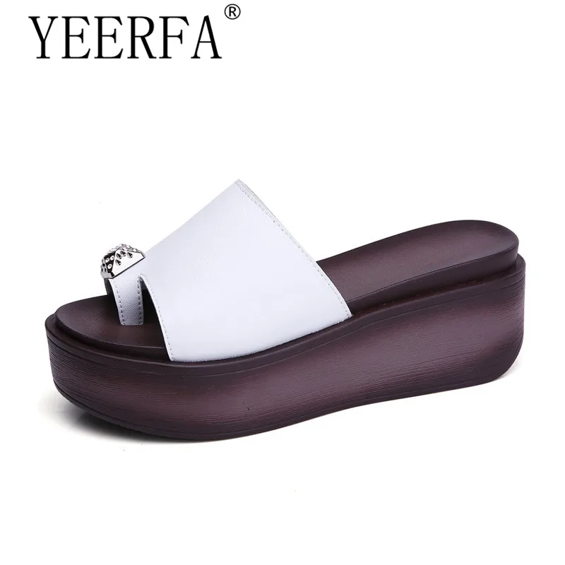 Size 35-40 Summer women slippers genuine leather Thick Soled flip flops shoes Women Wedges Slippers black white slides sandals
Size 35-40 Summer women slippers genuine leather Thick Soled flip flops shoes Women Wedges Slippers black white slides sandals