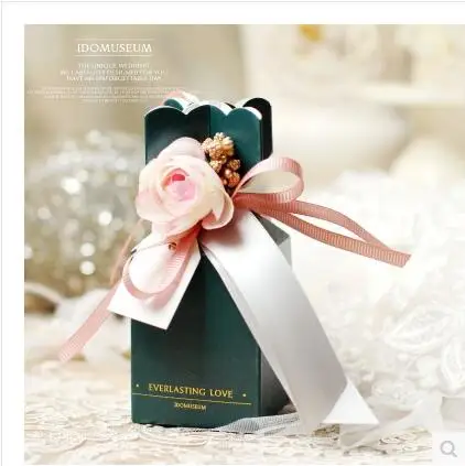50Pcs/Lot PASAYIONE High Quality European Style Red Candy Boxes With Ribbons Floral Wedding Favors and Gifts Box for Wedding Dec
50Pcs/Lot PASAYIONE High Quality European Style Red Candy Boxes With Ribbons Floral Wedding Favors and Gifts Box for Wedding Dec