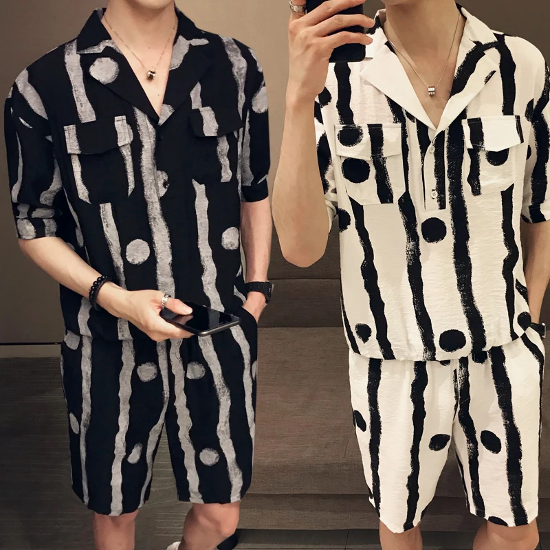 Korea Style Printing Set Social Club Outfits 2019 Summer Vetement Homme Tshirts And Short 2 Pcs Set Fashion Baroque T Shirts Men
Korea Style Printing Set Social Club Outfits 2019 Summer Vetement Homme Tshirts And Short 2 Pcs Set Fashion Baroque T Shirts Men