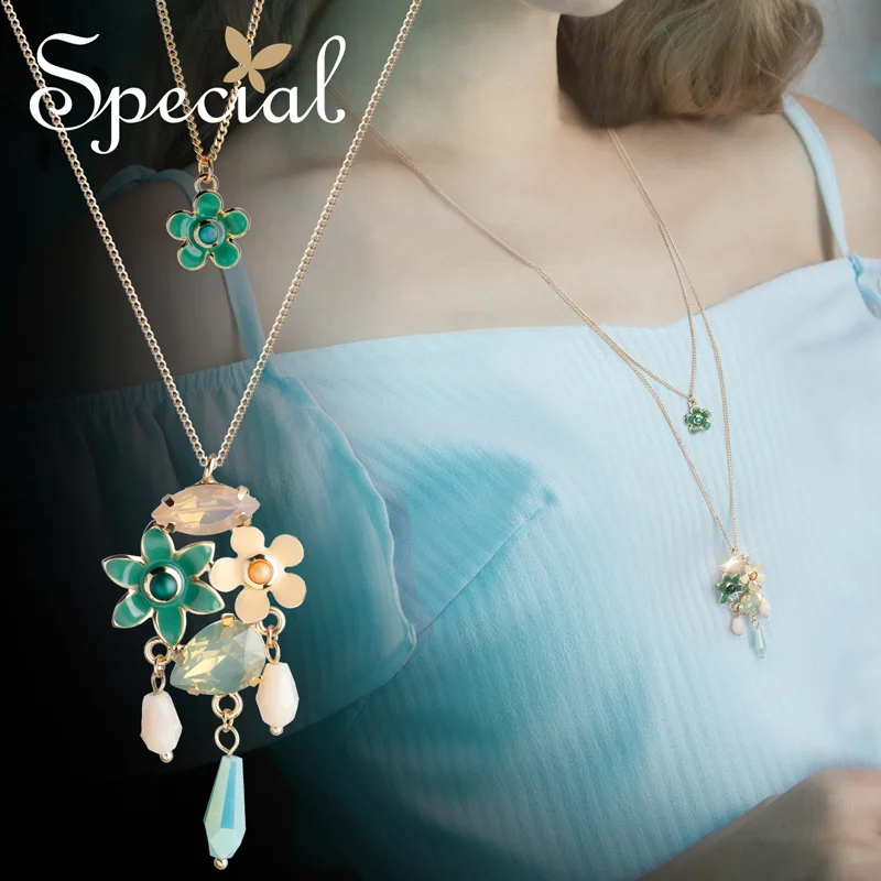 The special, European and European Necklace with pendant, multi-layer, gas-style courtyards.
The special, European and European Necklace with pendant, multi-layer, gas-style courtyards.