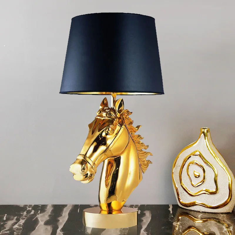 Nordic luxury resin desk lamp post-modern hotel decoration LED desk lamp art living room bedroom bed head gold horse head light
Nordic luxury resin desk lamp post-modern hotel decoration LED desk lamp art living room bedroom bed head gold horse head light
