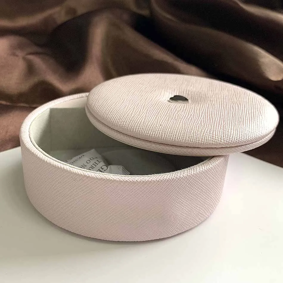 10*10*4 cm Packaging Pink Leather Round Box Bracelet Jewelry Display Gift Box For Women Pandora Diy Velvet Bracelet Box Storage
10*10*4 cm Packaging Pink Leather Round Box Bracelet Jewelry Display Gift Box For Women Pandora Diy Velvet Bracelet Box Storage