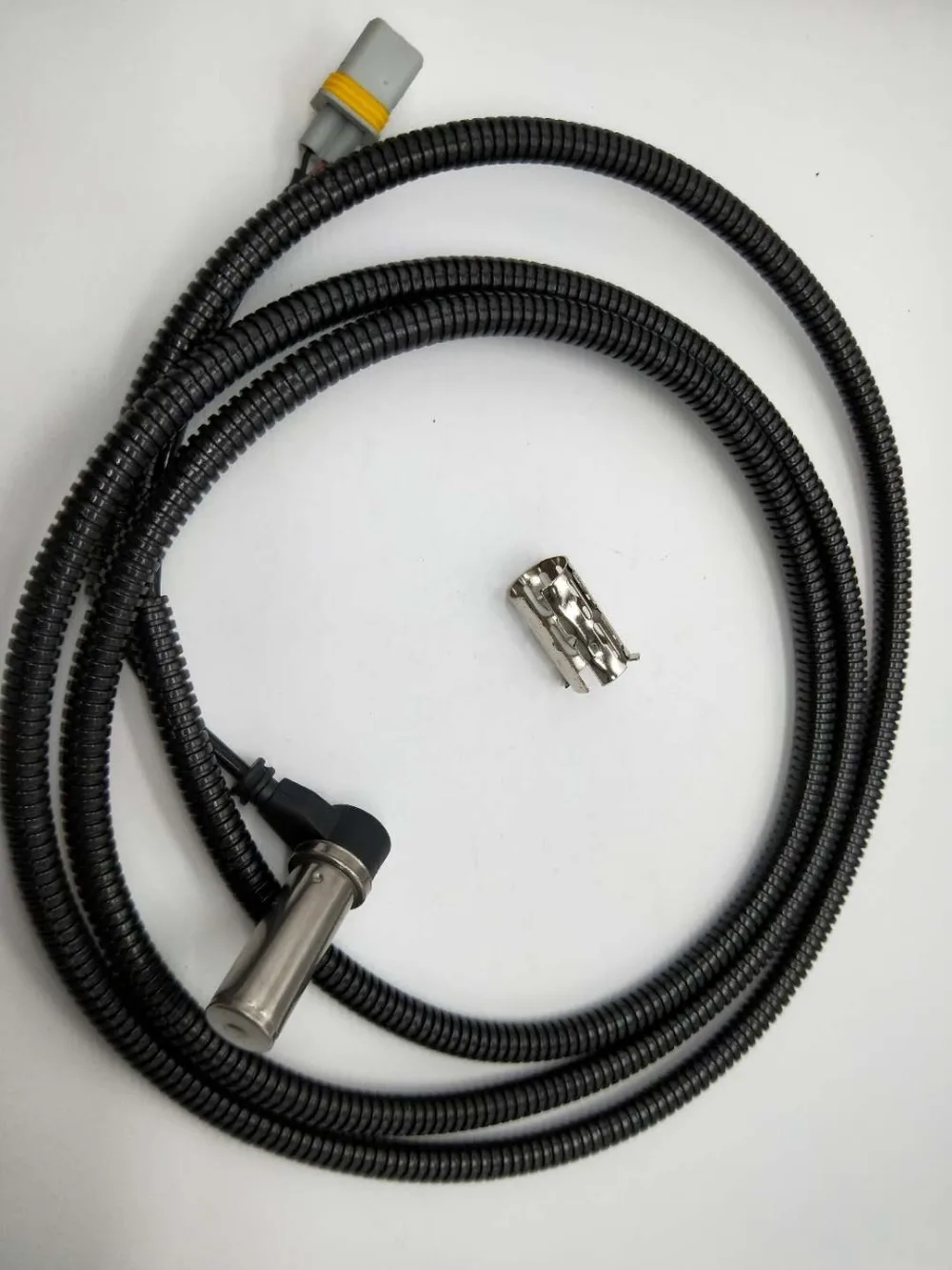 Датчик скорости колес SMD, 4 шт., датчик скорости колес ABS, датчик скорости колес 2150 мм для MAN TRUCK OE NO 81271206165 81271206137 0486000256
Датчик скорости колес SMD, 4 шт., датчик скорости колес ABS, датчик скорости колес 2150 мм для MAN TRUCK OE NO 81271206165 81271206137 0486000256