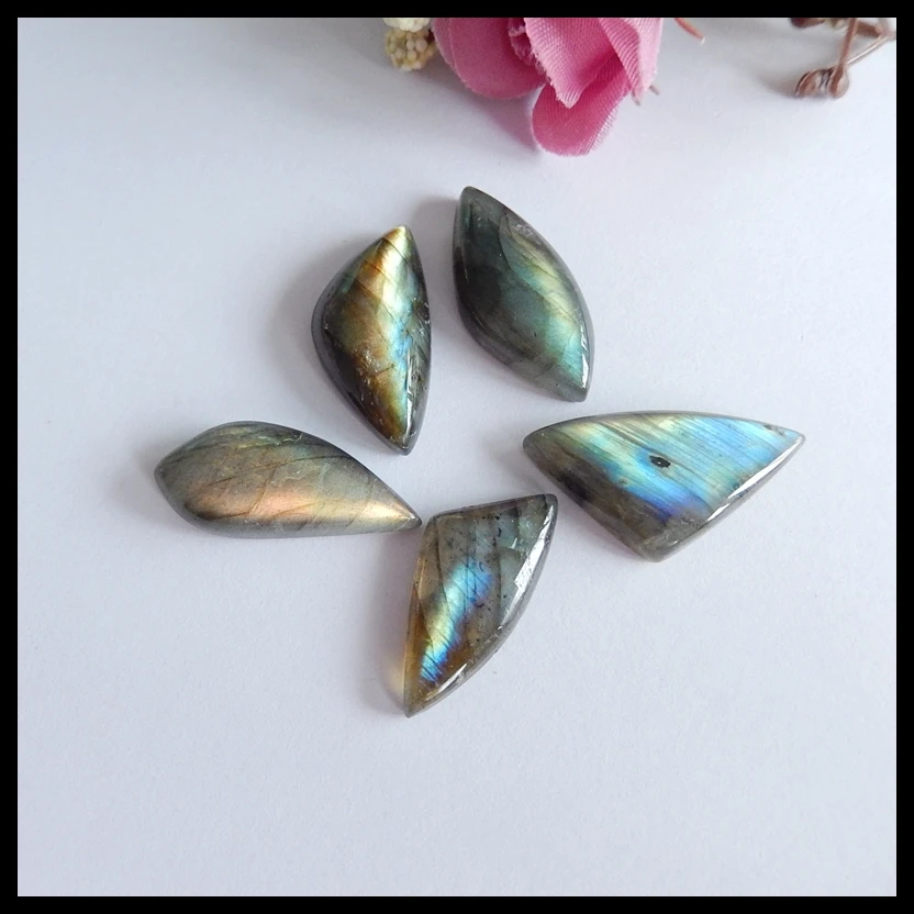 New Design!On sale!Hight quality 5 PCS Labradorite Gemstone Necklace Cabochons,26x11x5mm,24x11x4mm,11.7g
New Design!On sale!Hight quality 5 PCS Labradorite Gemstone Necklace Cabochons,26x11x5mm,24x11x4mm,11.7g