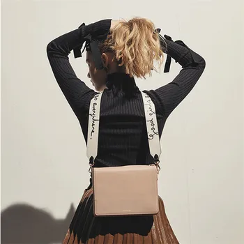Small square bag female slung 2020 new niche designer sweet tide brand net red wide shoulder strap printed shoulder bag female
Small square bag female slung 2020 new niche designer sweet tide brand net red wide shoulder strap printed shoulder bag female