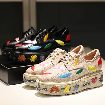 sapato feminino 2018 Shoes Woman Leather Snakeskin pattern Casual Flats Platform Embroider Flats Woman zapatos de mujer
sapato feminino 2018 Shoes Woman Leather Snakeskin pattern Casual Flats Platform Embroider Flats Woman zapatos de mujer