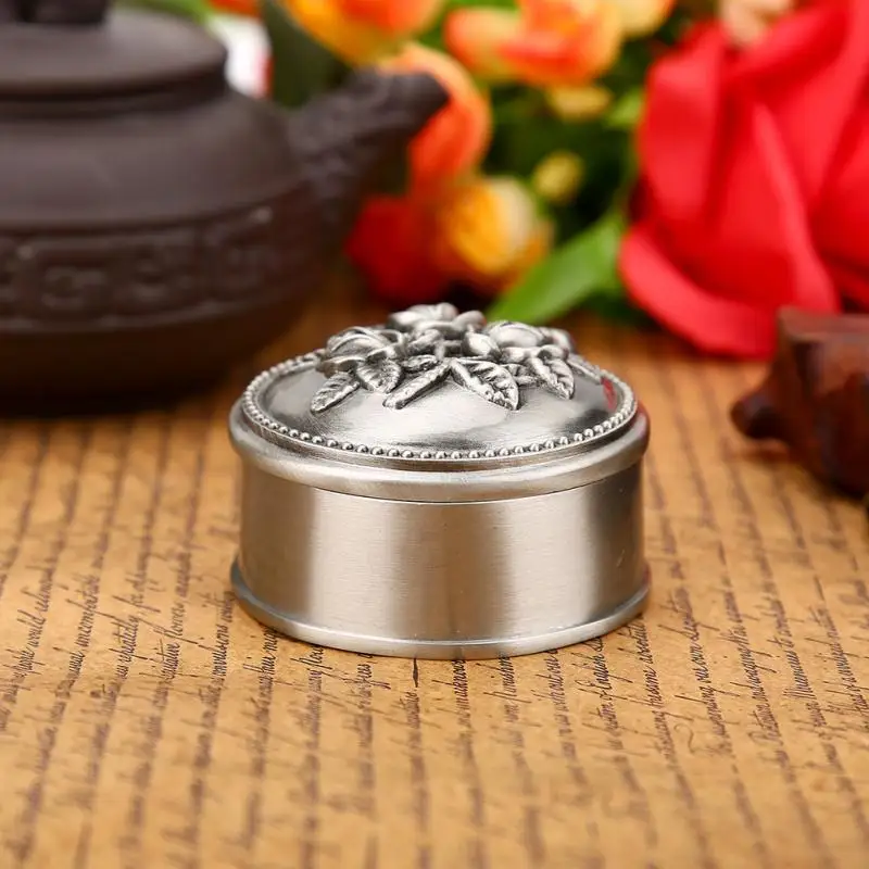 Vintage Flower Jewelry Boxes Gift Box Round Shaped Carved Trinket Metal Storage Box Organizer Ring Earrings Storage Case Casket
Vintage Flower Jewelry Boxes Gift Box Round Shaped Carved Trinket Metal Storage Box Organizer Ring Earrings Storage Case Casket