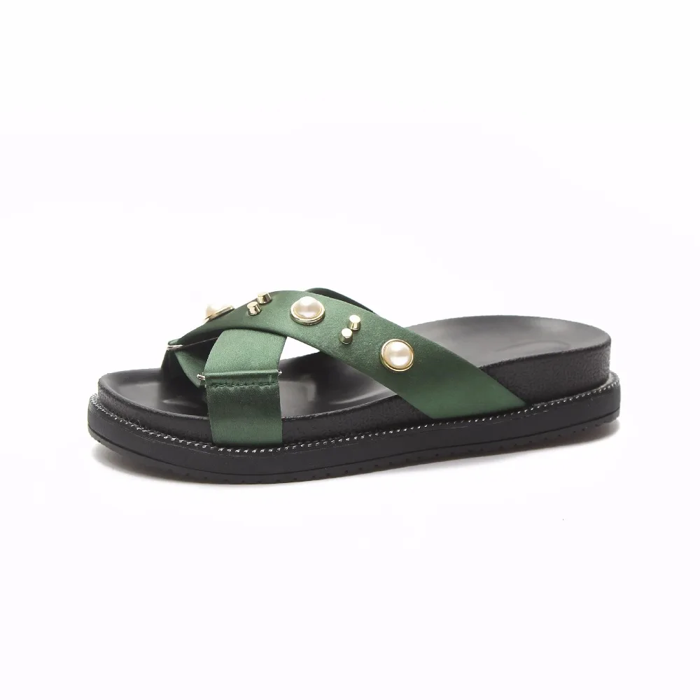 Sandals and slippers female 2019 summer new thick bottom non-slip Korean version of the outer wear pearl word flat bottom beach
Sandals and slippers female 2019 summer new thick bottom non-slip Korean version of the outer wear pearl word flat bottom beach