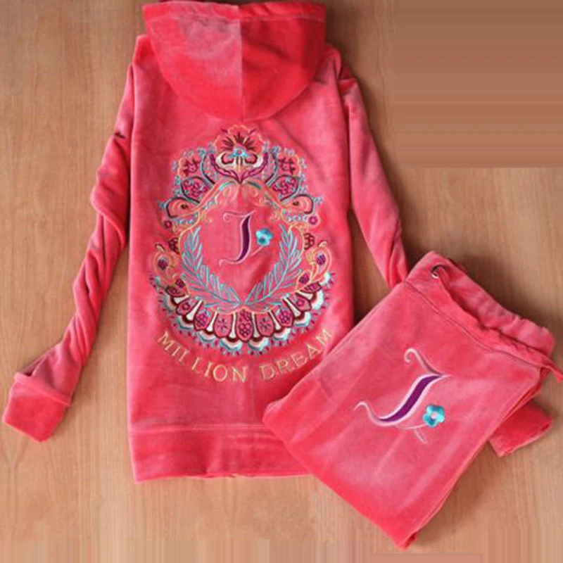 Spring / Fall /2019 Women's Brand Velvet fabric Tracksuits Velour suit women Track suit Hoodies and Pants Rose red kyliejenn
Spring / Fall /2019 Women's Brand Velvet fabric Tracksuits Velour suit women Track suit Hoodies and Pants Rose red kyliejenn